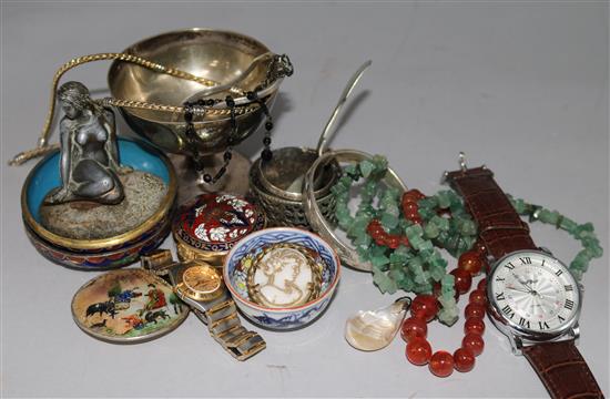 A quantity of mixed jewellery
